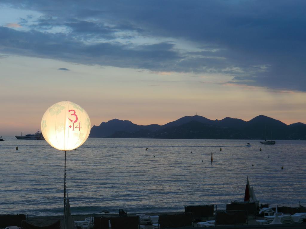 Cannes - View Cap Esterel 외부 사진